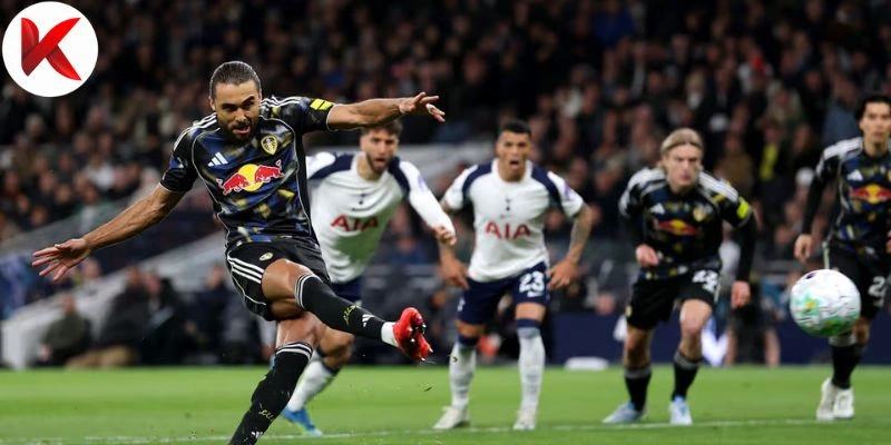 Tottenham hòa Leeds: Gà Trống nước Anh trượt dài trên đường rớt hạng